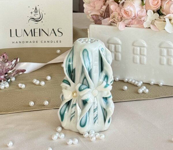 Exquisitely Hand-Carved Candle – A Unique Decorative Gift