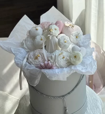 Flower and Bride Wedding Gift Candles – Luxury wedding Gift: - Image 2