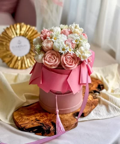 Realistic Flower Candles in a Gift Box - Image 2
