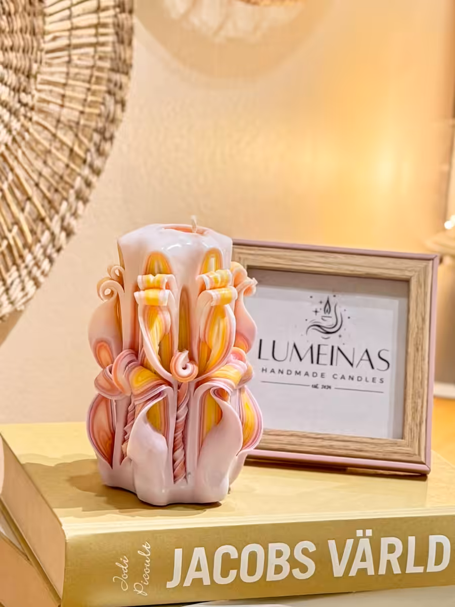 Hand-Carved Luxury Candle – Artisan Sculpture for Elegant Decor
