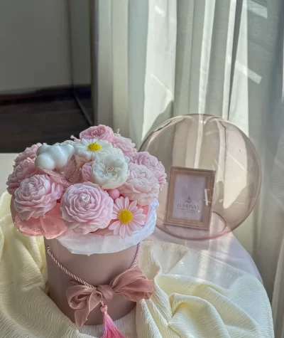 "Scented Blossoms" – Artistic Soy Wax & Dried Flower Box - Image 2
