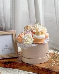 "Bloom & Glow" Handcrafted Soy Wax Flower Box