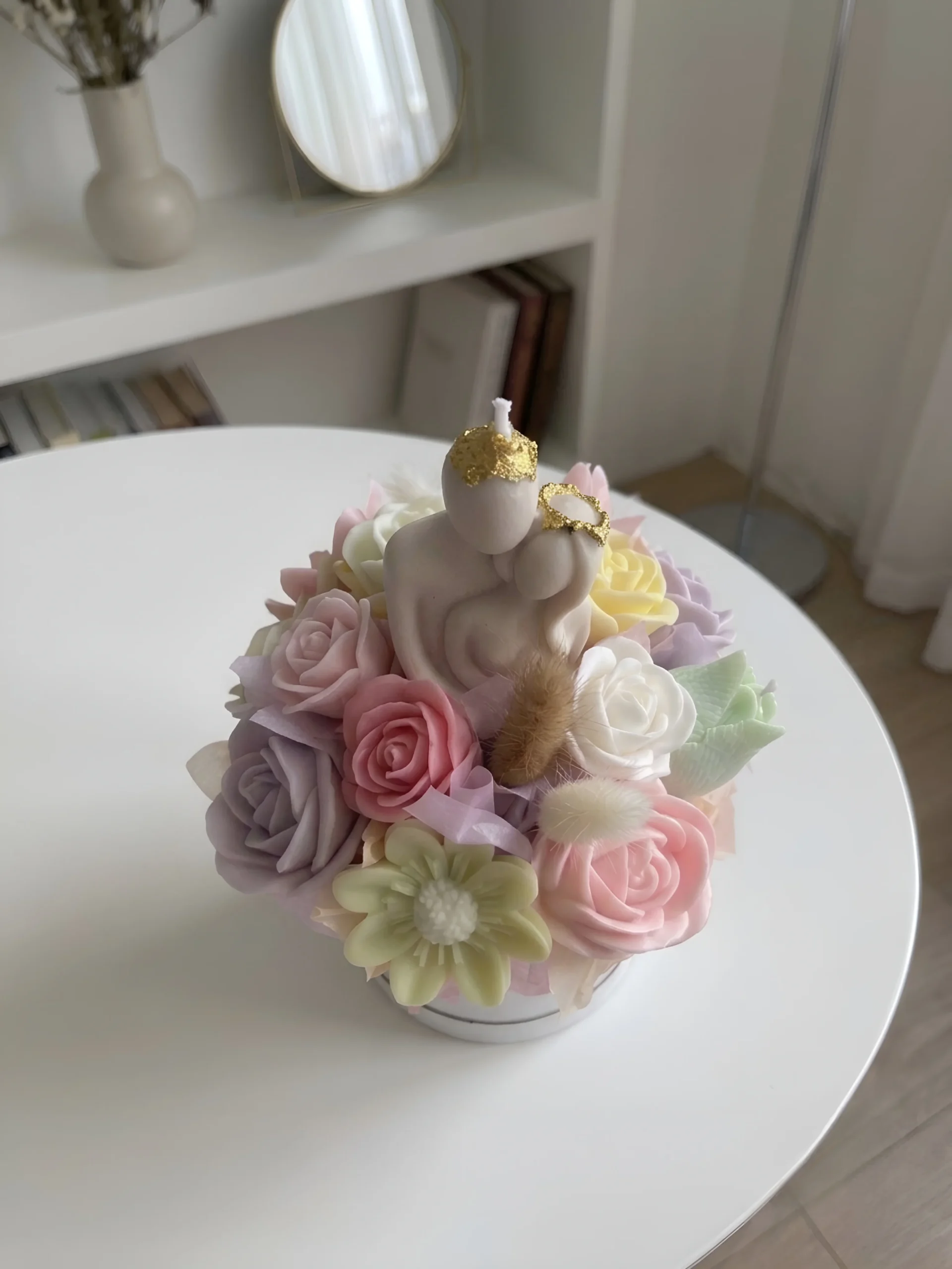 Lumeinas Pastel Rose Bouquet Candle with Romantic Figurine Detail - Image 2